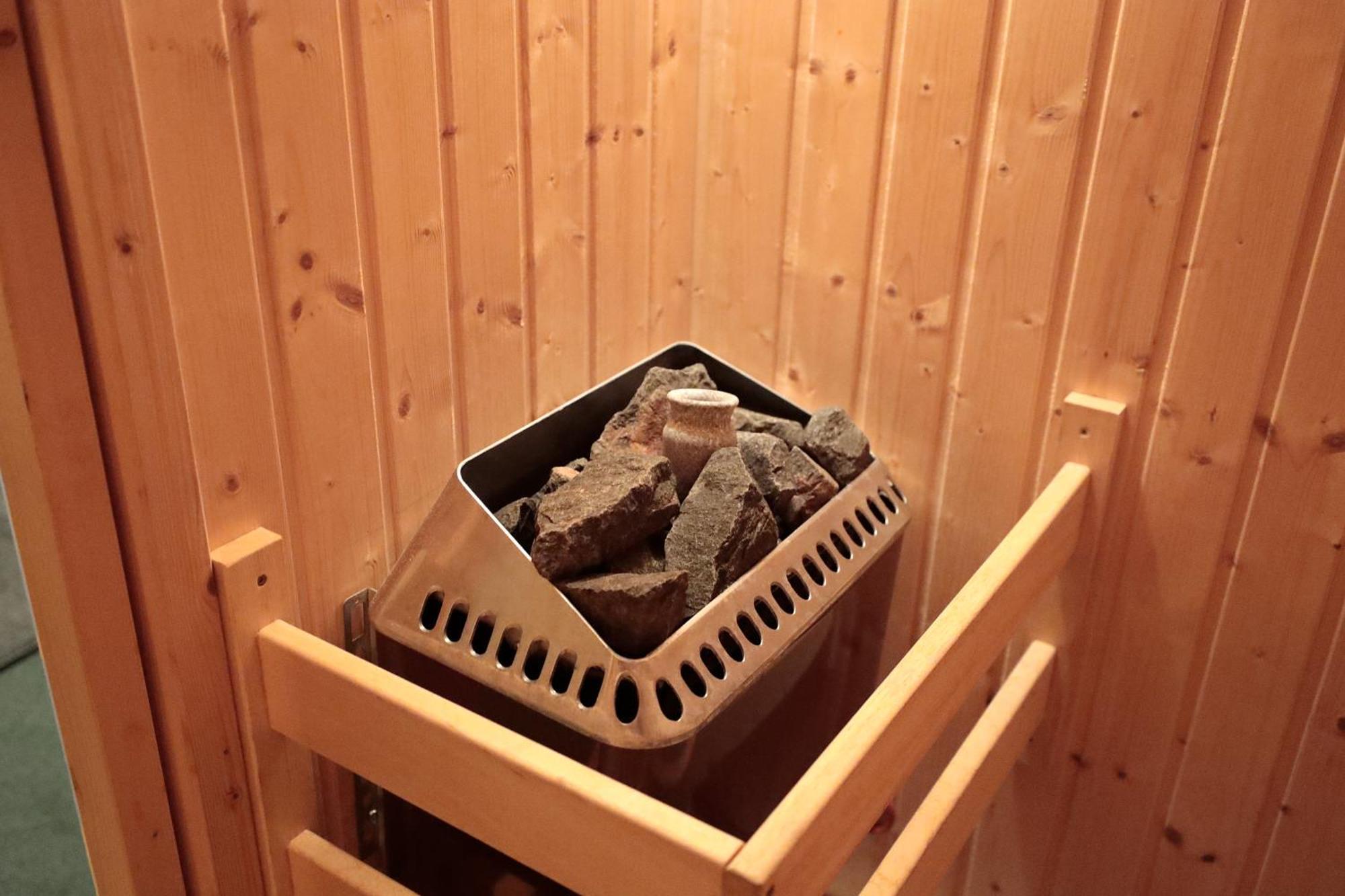 Goldhouse - Sauna, Whirlpool, Switch, Darts & Mehr Andernach Exterior photo